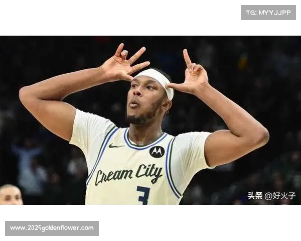 雄鹿队球员迈尔斯·特纳在比赛中封盖